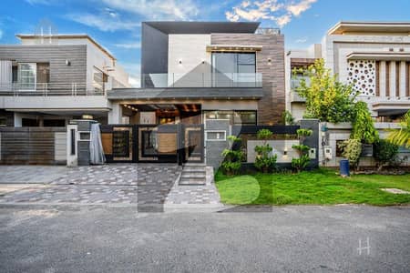 لیک سٹی میڈوز لاہور میں 4 کمروں کا 10 مرلہ مکان 3.3 کروڑ میں برائے فروخت۔