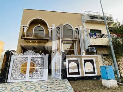 سٹی ہاؤسنگ سوسائٹی گوجرانوالہ میں 4 کمروں کا 5 مرلہ مکان 1.75 کروڑ میں برائے فروخت۔