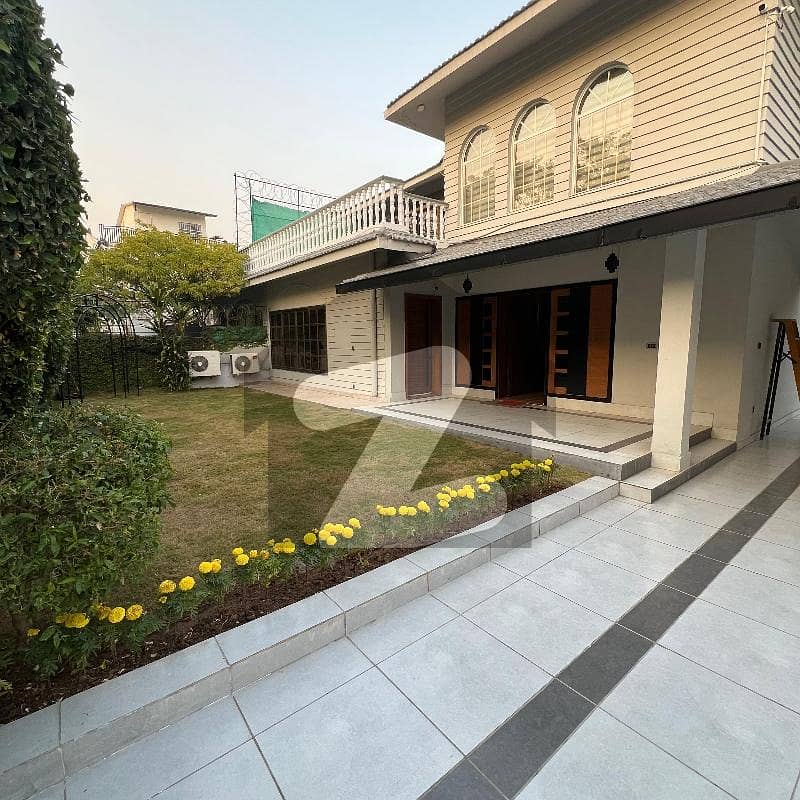 ایف ۔ 7 اسلام آباد میں 4 کمروں کا 2 کنال مکان 15.0 لاکھ میں کرایہ پر دستیاب ہے۔ ایف ۔ 7 اسلام آباد میں 4 کمروں کا 2 کنال مکان 15.0 لاکھ میں کرایہ پر دستیاب ہے۔