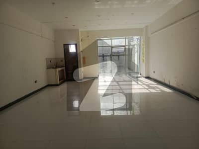 PRIME 700 SQ FT SMALL OFFICE FOR RENT IN ITTEHAD COMMERCIAL, DHA PHASE 6
