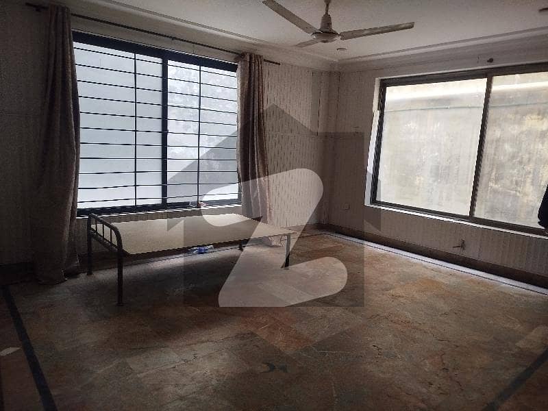 a beautiful basement for rent