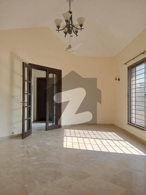 E11/3 1 Kanal Upper Portion 3 Bedroom E11/3 1 Kanal Upper Portion 3 Bedroom