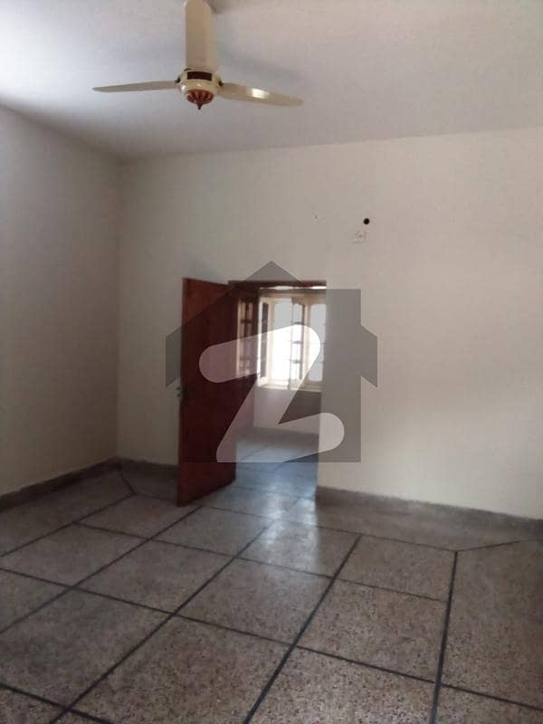 لالہ زار راولپنڈی میں 3 کمروں کا 12 مرلہ بالائی پورشن 65.0 ہزار میں کرایہ پر دستیاب ہے۔