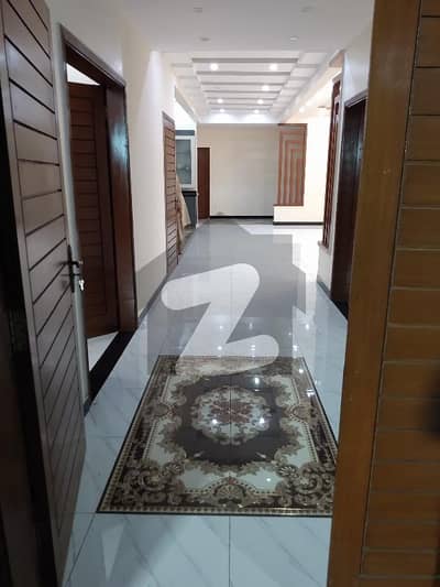 گلستانِِ جوہر ۔ بلاک 7 گلستانِ جوہر,کراچی میں 8 کمروں کا 1 کنال مکان 8.98 کروڑ میں برائے فروخت۔