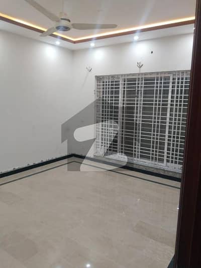 11 Marla ground portion available for rent