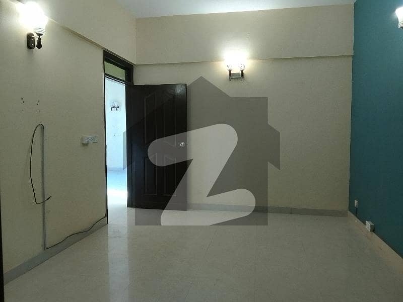 کلفٹن ۔ بلاک 3 کلفٹن,کراچی میں 3 کمروں کا 7 مرلہ فلیٹ 3.4 کروڑ میں برائے فروخت۔