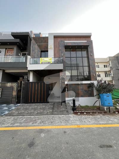 Brand New 5 Marla Modern House Etihad Town C Block, Lahore | Cash Payment Deal Brand New 5 Marla Modern House Etihad Town C Block, Lahore | Cash Payment Deal