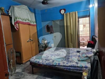 Flat Available For sale In Gulshan-e-Iqbal - Block 13-D2