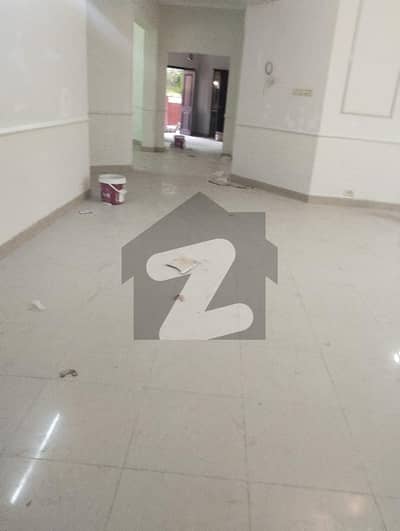 عسکری 10 - سیکٹر بی عسکری 10,عسکری,لاہور میں 5 کمروں کا 10 مرلہ مکان 1.55 لاکھ میں کرایہ پر دستیاب ہے۔