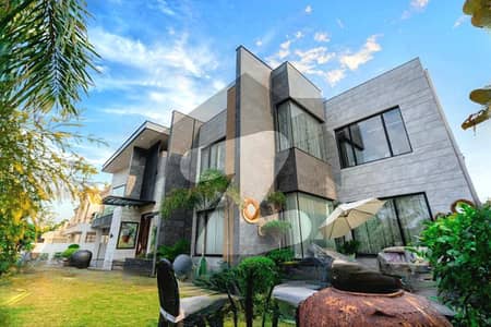 ڈی ایچ اے فیز 7 - بلاک وائے فیز 7,ڈیفنس (ڈی ایچ اے),لاہور میں 5 کمروں کا 1 کنال مکان 6.05 کروڑ میں برائے فروخت۔