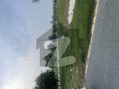 ڈی ایچ اے 9 ٹاؤن - بلاک ای ڈی ایچ اے 9 ٹاؤن,ڈی ایچ اے ڈیفینس,لاہور میں 4 مرلہ کمرشل پلاٹ 3.0 کروڑ میں برائے فروخت۔ ڈی ایچ اے 9 ٹاؤن - بلاک ای ڈی ایچ اے 9 ٹاؤن,ڈی ایچ اے ڈیفینس,لاہور میں 4 مرلہ کمرشل پلاٹ 3.0 کروڑ میں برائے فروخت۔