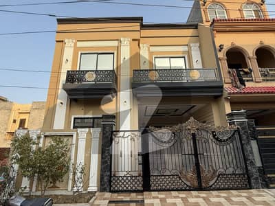 بسم اللہ ہاؤسنگ سکیم جی ٹی روڈ,لاہور میں 4 کمروں کا 6 مرلہ مکان 3.0 کروڑ میں برائے فروخت۔