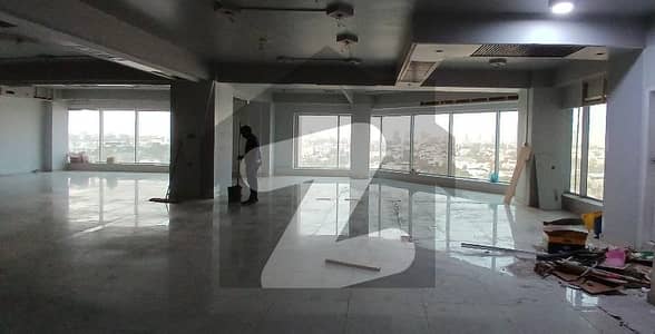 شاہراہِ فیصل کراچی میں 15 مرلہ دفتر 8.5 لاکھ میں کرایہ پر دستیاب ہے۔