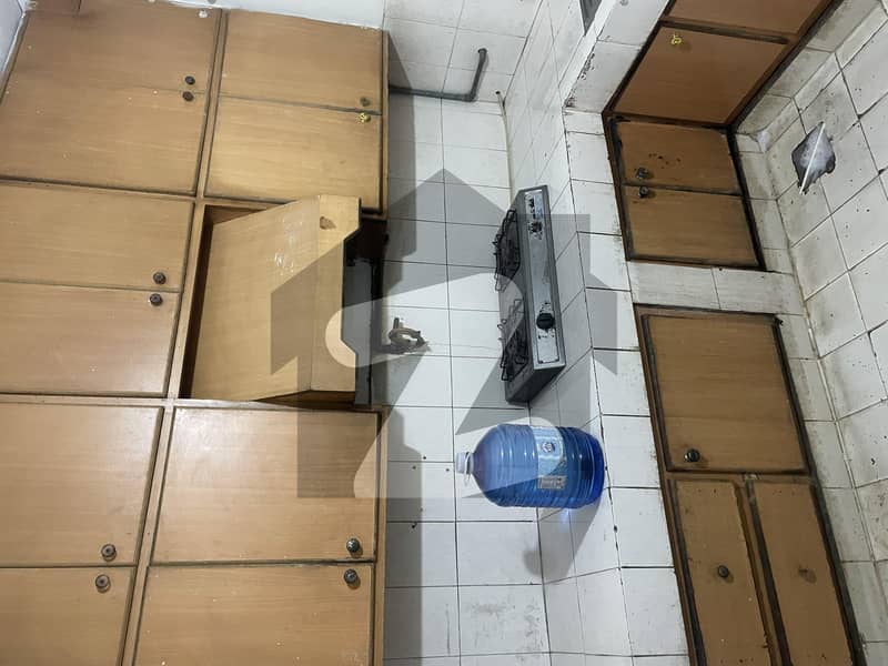 G11 Room for rent G11 Room for rent