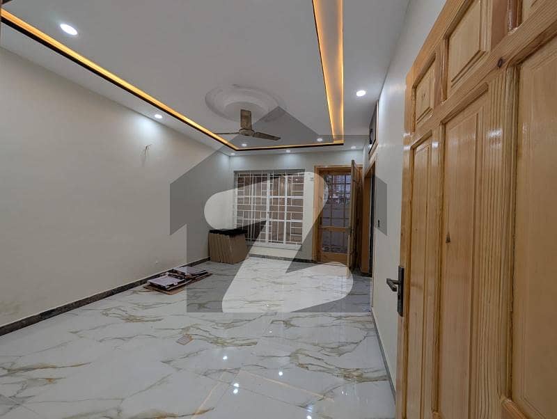 ایف ۔ 10 اسلام آباد میں 7 کمروں کا 1 کنال مکان 6.0 لاکھ میں کرایہ پر دستیاب ہے۔