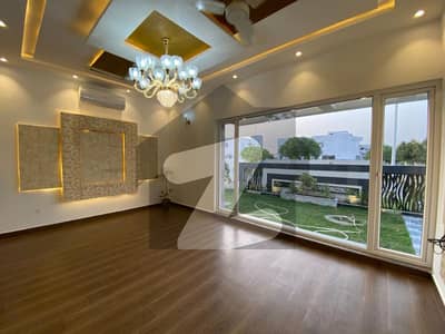 Stunning 1 Kanal Designer House Prime DHA Location