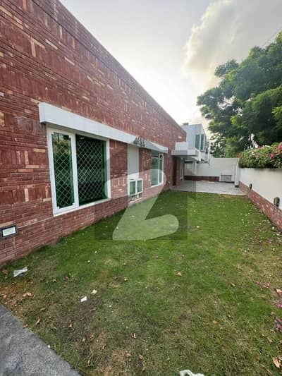 ڈی ایچ اے فیز 6 ڈی ایچ اے ڈیفینس,کراچی میں 7 کمروں کا 1 کنال مکان 14.5 کروڑ میں برائے فروخت۔ ڈی ایچ اے فیز 6 ڈی ایچ اے ڈیفینس,کراچی میں 7 کمروں کا 1 کنال مکان 14.5 کروڑ میں برائے فروخت۔