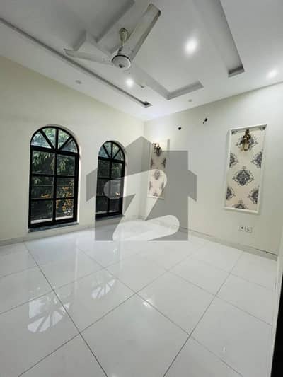 خدا بخش کالونی کینٹ,لاہور میں 3 کمروں کا 4 مرلہ مکان 1.6 کروڑ میں برائے فروخت۔ خدا بخش کالونی کینٹ,لاہور میں 3 کمروں کا 4 مرلہ مکان 1.6 کروڑ میں برائے فروخت۔