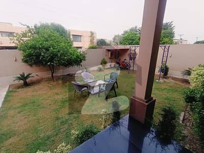 آفیسرز کالونی 2 فیصل آباد میں 5 کمروں کا 1 کنال مکان 6.0 کروڑ میں برائے فروخت۔