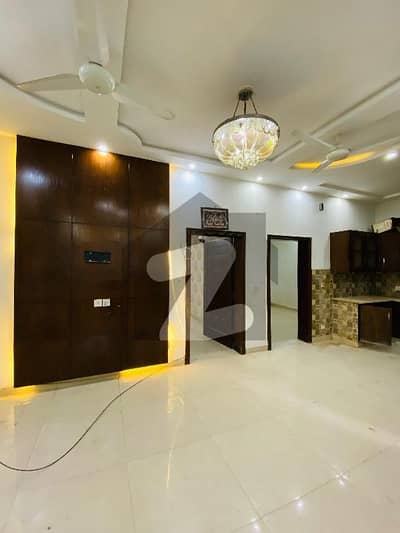 جی ۔ 11 اسلام آباد میں 2 کمروں کا 5 مرلہ زیریں پورشن 75.0 ہزار میں کرایہ پر دستیاب ہے۔