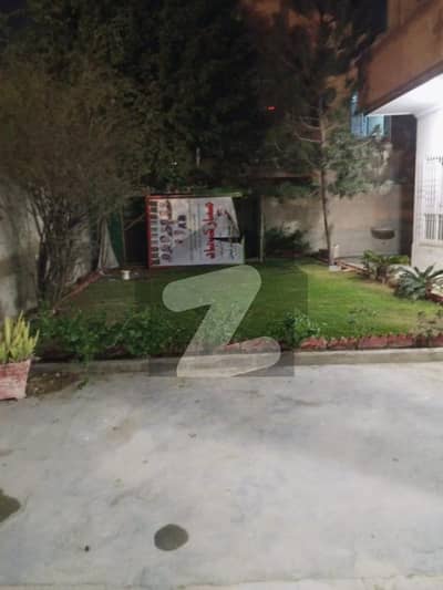 گلستانِ جوہر کراچی میں 5 کمروں کا 1 کنال مکان 2.9 لاکھ میں کرایہ پر دستیاب ہے۔ گلستانِ جوہر کراچی میں 5 کمروں کا 1 کنال مکان 2.9 لاکھ میں کرایہ پر دستیاب ہے۔