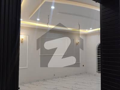 قرطبہ ٹاؤن سرگودھا میں 5 کمروں کا 10 مرلہ مکان 4.75 کروڑ میں برائے فروخت۔