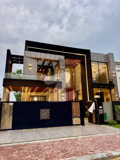 بحریہ ٹاؤن گلبہار بلاک بحریہ ٹاؤن سیکٹر سی,بحریہ ٹاؤن,لاہور میں 6 کمروں کا 1 کنال مکان 8.5 کروڑ میں برائے فروخت۔