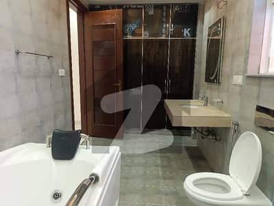 ڈی ایچ اے فیز 8 سابقہ ایئر ایوینیو ڈی ایچ اے فیز 8,ڈی ایچ اے ڈیفینس,لاہور میں 3 کمروں کا 1 کنال بالائی پورشن 1.1 لاکھ میں کرایہ پر دستیاب ہے۔ ڈی ایچ اے فیز 8 سابقہ ایئر ایوینیو ڈی ایچ اے فیز 8,ڈی ایچ اے ڈیفینس,لاہور میں 3 کمروں کا 1 کنال بالائی پورشن 1.1 لاکھ میں کرایہ پر دستیاب ہے۔