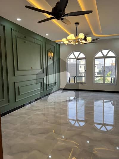 گلبرگ ریزیڈنشیا گلبرگ,اسلام آباد میں 6 کمروں کا 10 مرلہ مکان 1.5 لاکھ میں کرایہ پر دستیاب ہے۔