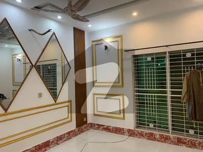10 Marla Luxury House Available For Sale Hot Locality