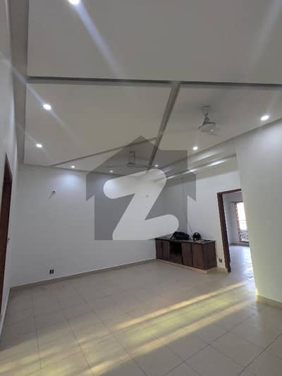 کالج روڈ لاہور میں 4 مرلہ عمارت 3.5 کروڑ میں برائے فروخت۔