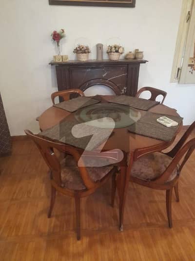 ایف ۔ 6 اسلام آباد میں 1 کمرے کا 1 کنال بالائی پورشن 1.6 لاکھ میں کرایہ پر دستیاب ہے۔