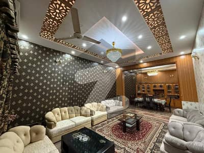 ٹاؤن شپ لاہور میں 6 کمروں کا 1 کنال مکان 5.5 کروڑ میں برائے فروخت۔