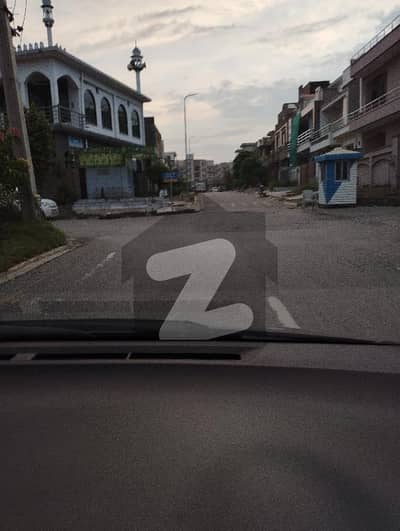 سی بی آر ٹاؤن فیز 1 - بلاک ڈی سی بی آر ٹاؤن فیز 1,سی بی آر ٹاؤن,اسلام آباد میں 8 مرلہ رہائشی پلاٹ 1.6 کروڑ میں برائے فروخت۔ سی بی آر ٹاؤن فیز 1 - بلاک ڈی سی بی آر ٹاؤن فیز 1,سی بی آر ٹاؤن,اسلام آباد میں 8 مرلہ رہائشی پلاٹ 1.6 کروڑ میں برائے فروخت۔