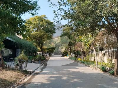 BEST LOCATION ONE KANAL LEVEL PLOT AVAIL FOR SALE