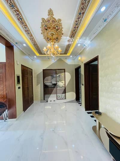 جوبلی ٹاؤن لاہور میں 5 کمروں کا 5 مرلہ مکان 2.18 کروڑ میں برائے فروخت۔