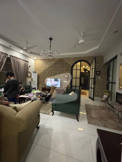 ڈی ایچ اے فیز 7 - بلاک ٹی فیز 7,ڈیفنس (ڈی ایچ اے),لاہور میں 5 کمروں کا 1 کنال مکان 9.3 کروڑ میں برائے فروخت۔