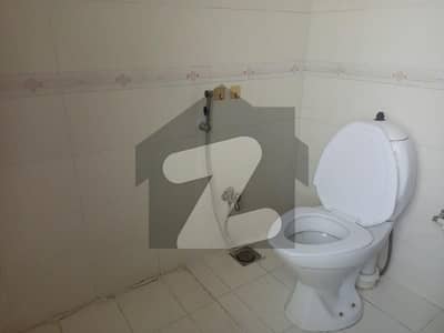 ایف ۔ 11 اسلام آباد میں 3 کمروں کا 12 مرلہ فلیٹ 2.3 لاکھ میں کرایہ پر دستیاب ہے۔