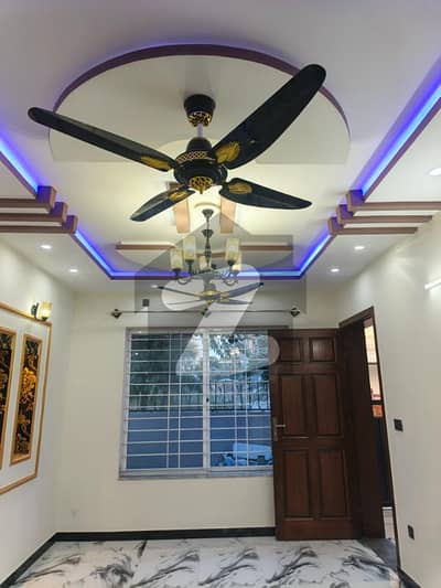 جناح گارڈنز فیز 1 جناح گارڈنز,ایف ای سی ایچ ایس,اسلام آباد میں 4 کمروں کا 8 مرلہ مکان 3.3 کروڑ میں برائے فروخت۔ جناح گارڈنز فیز 1 جناح گارڈنز,ایف ای سی ایچ ایس,اسلام آباد میں 4 کمروں کا 8 مرلہ مکان 3.3 کروڑ میں برائے فروخت۔