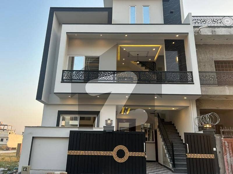 جناح گارڈنز فیز 1 جناح گارڈنز,ایف ای سی ایچ ایس,اسلام آباد میں 4 کمروں کا 5 مرلہ مکان 2.5 کروڑ میں برائے فروخت۔ جناح گارڈنز فیز 1 جناح گارڈنز,ایف ای سی ایچ ایس,اسلام آباد میں 4 کمروں کا 5 مرلہ مکان 2.5 کروڑ میں برائے فروخت۔