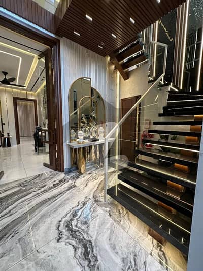 ڈی ایچ اے فیز 5 ڈیفنس (ڈی ایچ اے),لاہور میں 4 کمروں کا 10 مرلہ مکان 2.0 لاکھ میں کرایہ پر دستیاب ہے۔ ڈی ایچ اے فیز 5 ڈیفنس (ڈی ایچ اے),لاہور میں 4 کمروں کا 10 مرلہ مکان 2.0 لاکھ میں کرایہ پر دستیاب ہے۔