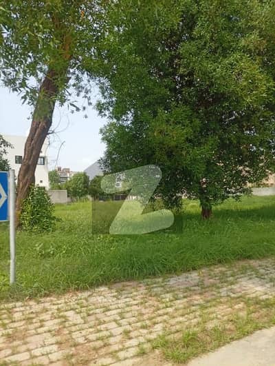 ویلینشیاء ہاؤسنگ سوسائٹی لاہور میں 2 کنال رہائشی پلاٹ 6.8 کروڑ میں برائے فروخت۔ ویلینشیاء ہاؤسنگ سوسائٹی لاہور میں 2 کنال رہائشی پلاٹ 6.8 کروڑ میں برائے فروخت۔