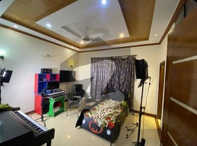 Iqbal Town 3 Bed Upper Tile Flooring Portion At Kashmir Block