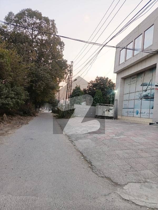 فیصل ٹاؤن فیروزپور روڈ,لاہور میں 2 کنال عمارت 27.0 کروڑ میں برائے فروخت۔ فیصل ٹاؤن فیروزپور روڈ,لاہور میں 2 کنال عمارت 27.0 کروڑ میں برائے فروخت۔