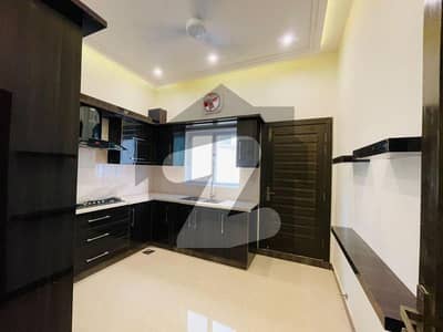 بحریہ انکلیو - سیکٹر سی 1 بحریہ انکلیو,بحریہ ٹاؤن,اسلام آباد میں 5 کمروں کا 10 مرلہ مکان 4.8 کروڑ میں برائے فروخت۔ بحریہ انکلیو - سیکٹر سی 1 بحریہ انکلیو,بحریہ ٹاؤن,اسلام آباد میں 5 کمروں کا 10 مرلہ مکان 4.8 کروڑ میں برائے فروخت۔