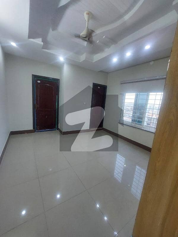 750 sqft 2 bed Flat 750 sqft 2 bed Flat