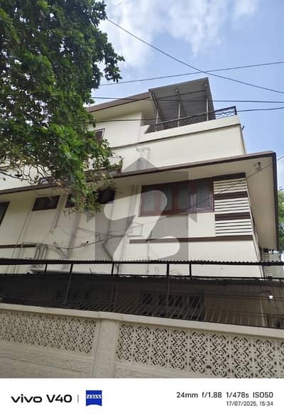 بہادر آباد گلشنِ اقبال ٹاؤن,کراچی میں 6 کمروں کا 12 مرلہ مکان 2.9 لاکھ میں کرایہ پر دستیاب ہے۔ بہادر آباد گلشنِ اقبال ٹاؤن,کراچی میں 6 کمروں کا 12 مرلہ مکان 2.9 لاکھ میں کرایہ پر دستیاب ہے۔