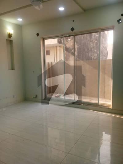 ڈی ۔ 12 اسلام آباد میں 4 کمروں کا 8 مرلہ مکان 2.5 لاکھ میں کرایہ پر دستیاب ہے۔