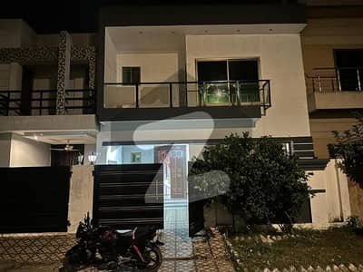 سٹی ہاؤسنگ سوسائٹی - بلاک اے سٹی ہاؤسنگ سوسائٹی,سیالکوٹ میں 3 کمروں کا 5 مرلہ مکان 1.1 لاکھ میں کرایہ پر دستیاب ہے۔ سٹی ہاؤسنگ سوسائٹی - بلاک اے سٹی ہاؤسنگ سوسائٹی,سیالکوٹ میں 3 کمروں کا 5 مرلہ مکان 1.1 لاکھ میں کرایہ پر دستیاب ہے۔