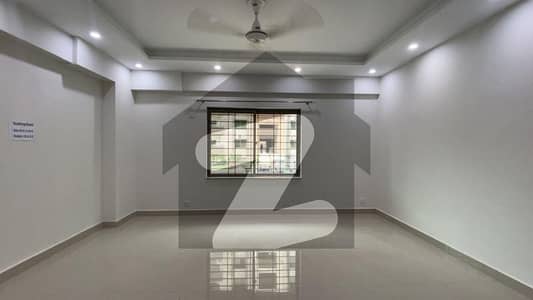 10 MARLA 3 BEDROOMS APARTMENT AVAILABLE FOR RENT